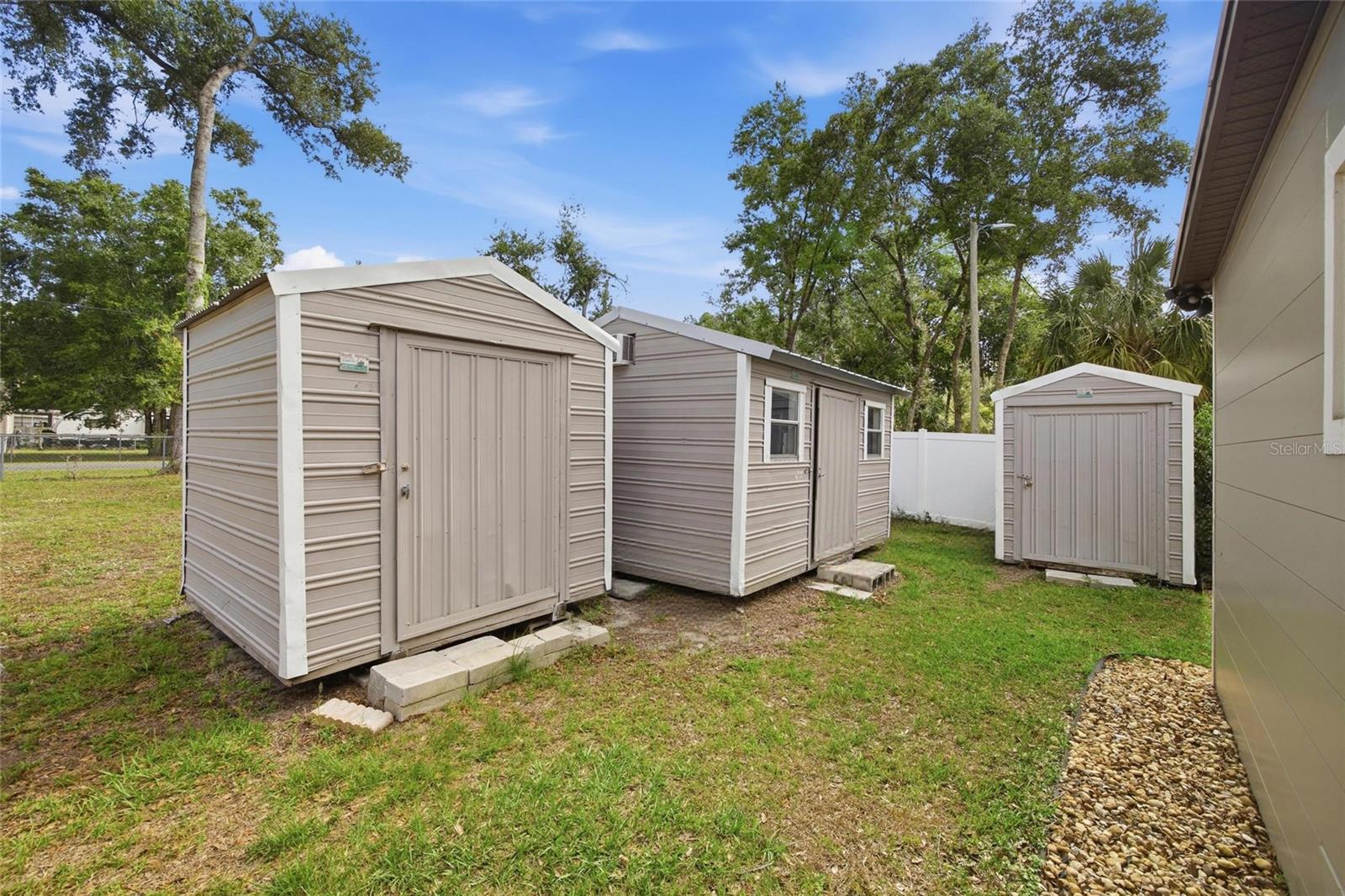 MAGNOLIA MANORS - Residential