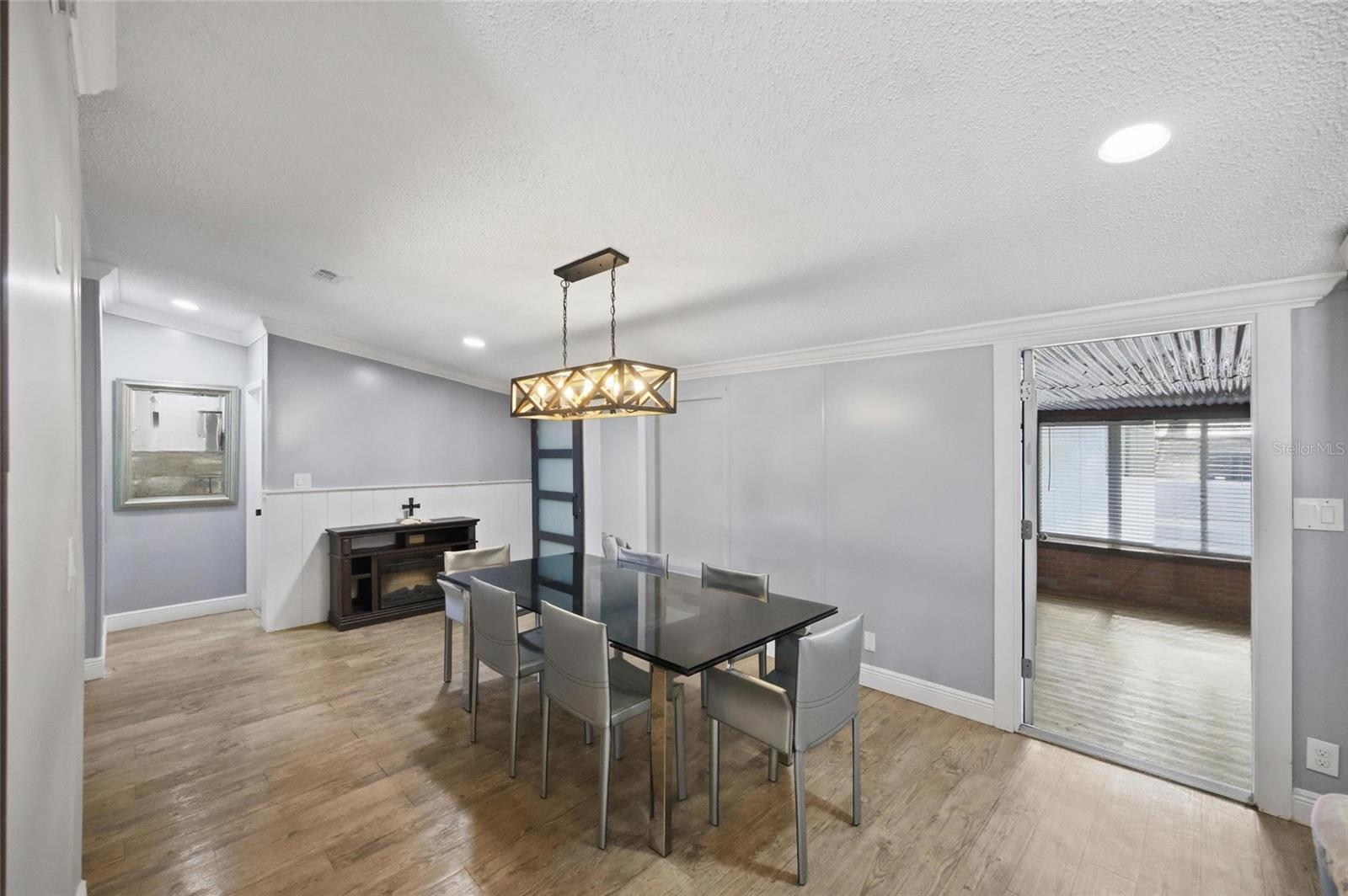MAGNOLIA MANORS - Residential