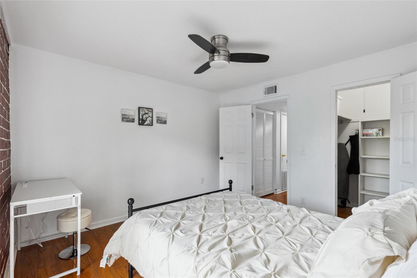 SUMMIT HOUSE - Residential