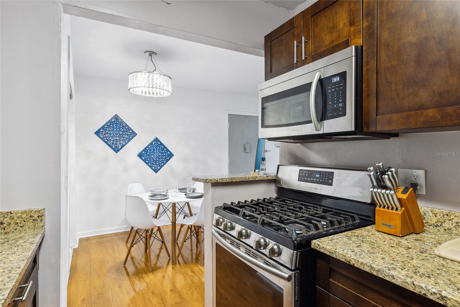 SUMMIT HOUSE - Residential