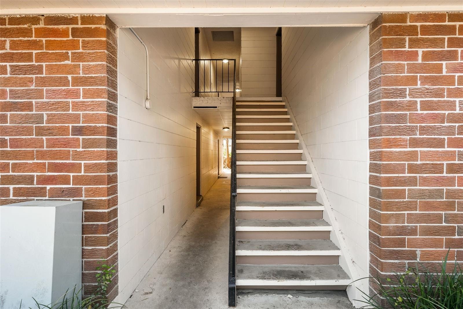 SUMMIT HOUSE - Residential