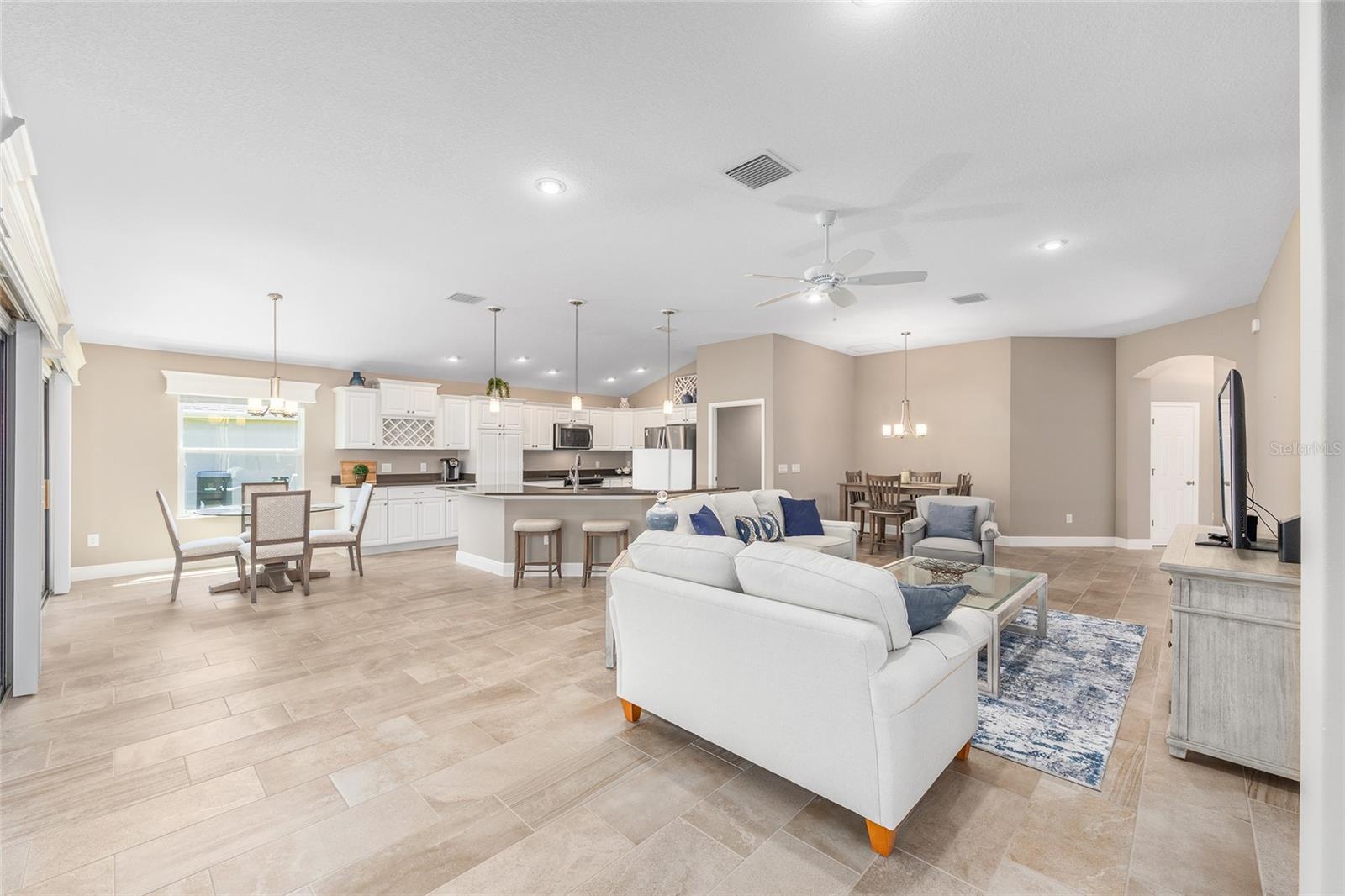 693 CONGAREE LOOP