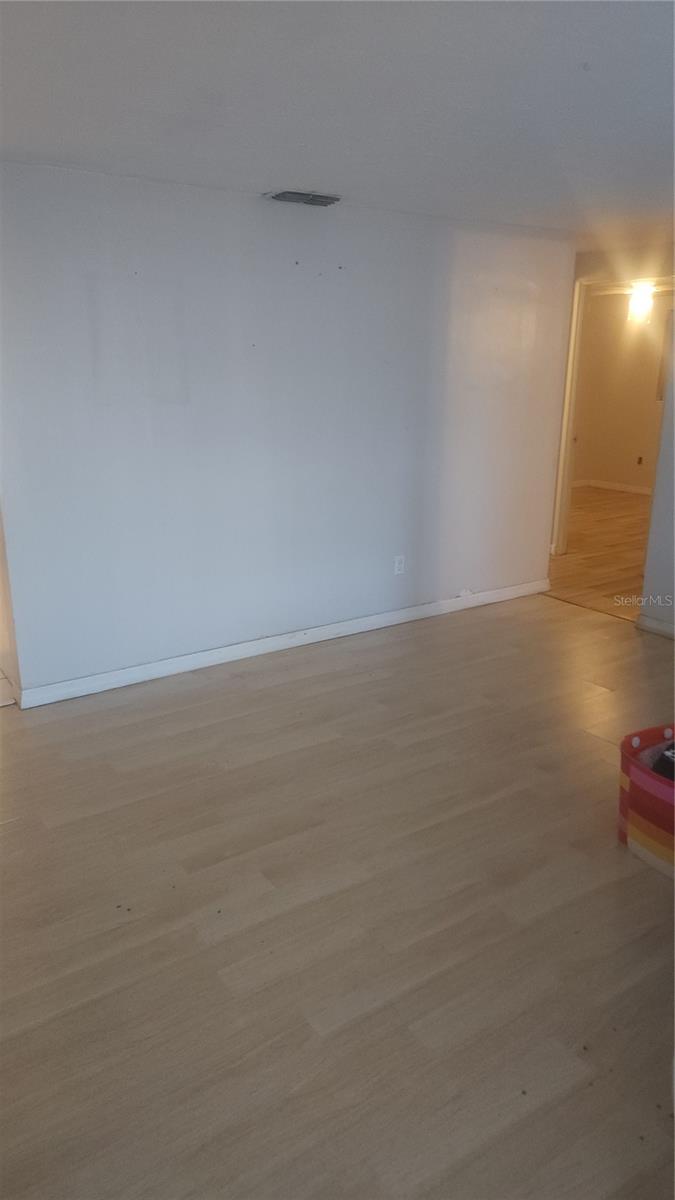 ORANGE LAND SUB - Residential Lease