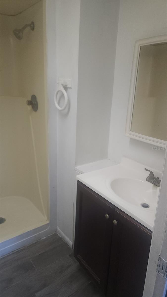 ORANGE LAND SUB - Residential Lease