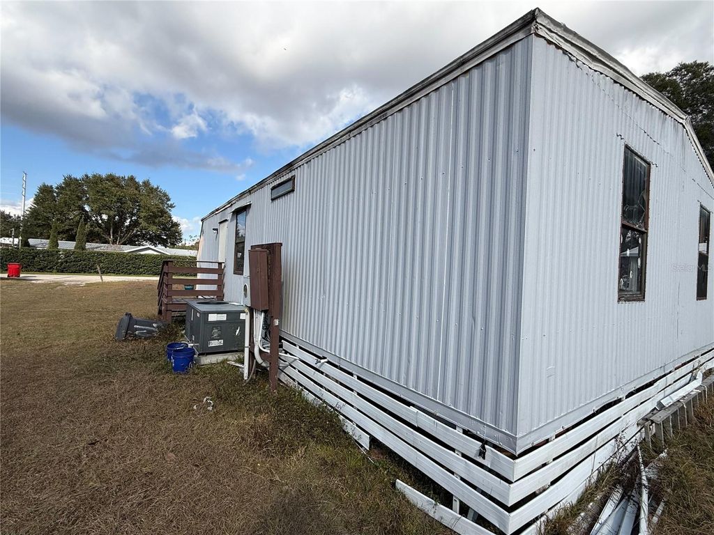 Photo of 219 59th Road, Bushnell, FL 33513 (MLS # W7881945)