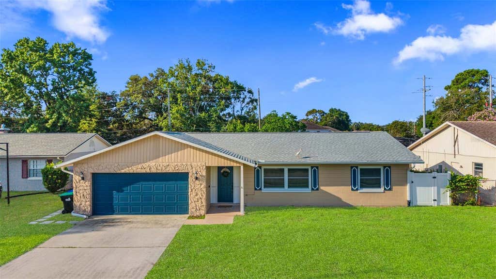 Photo of 10016 Bridlewood Avenue, Orlando, FL 32825 (MLS # O6420084)