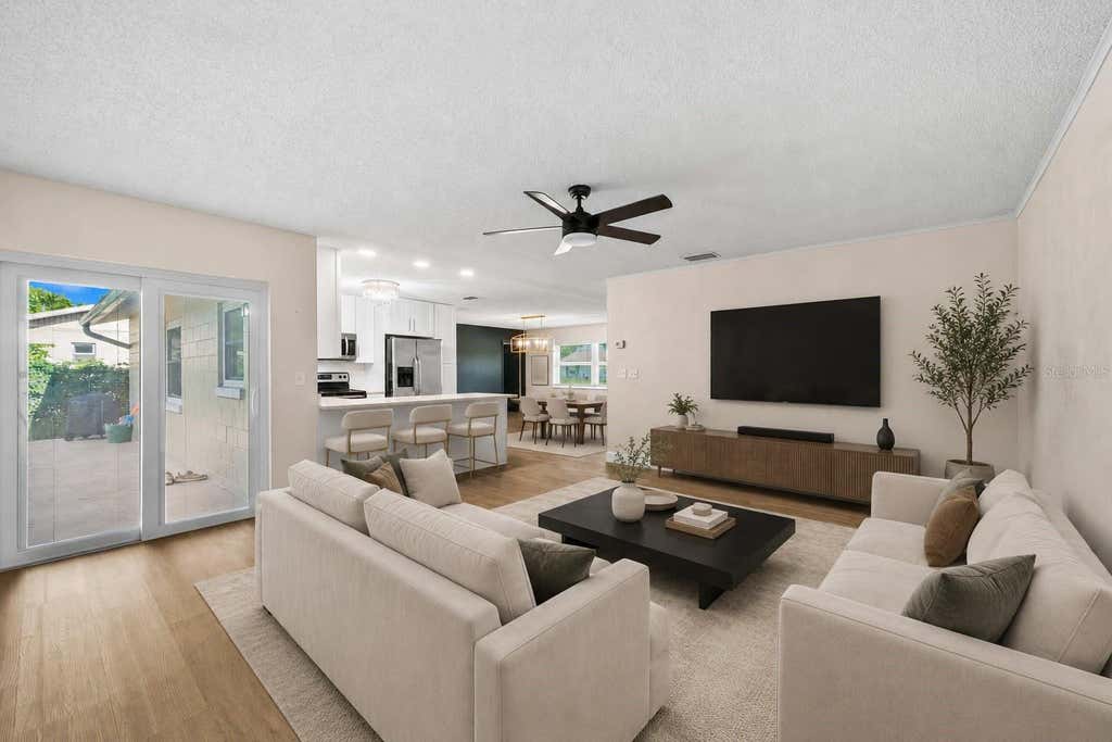 Photo of 10016 Bridlewood Avenue, Orlando, FL 32825 (MLS # O6420084)