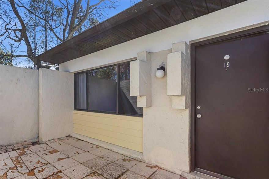 Updated and move-in ready condo in the desirable Grantwood community! Located in a gated neighborhood with a community pool, this charming home offers both comfort and convenience. Featuring modern finishes throughout, plus an in-unit washer and dryer, it’s designed for easy living. Enjoy a prime location just minutes from UF, Shands Hospital, restaurants, and shopping. The thoughtfully designed floor plan includes a spacious combined living and dining area, perfect for relaxing or entertaining.