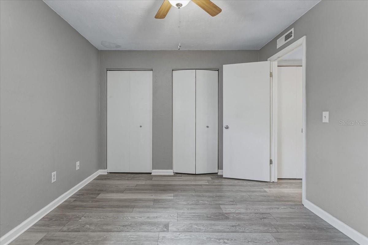 GRANTWOOD CONDO PH I - Residential