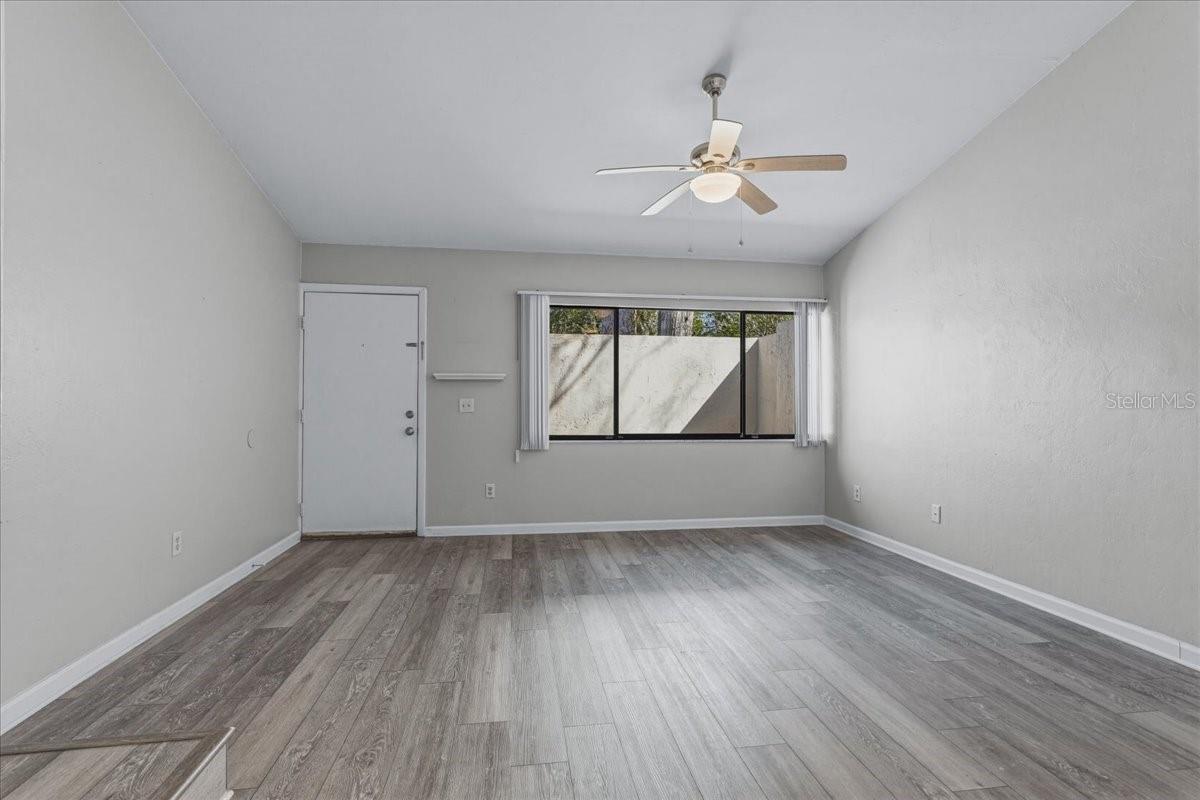 GRANTWOOD CONDO PH I - Residential