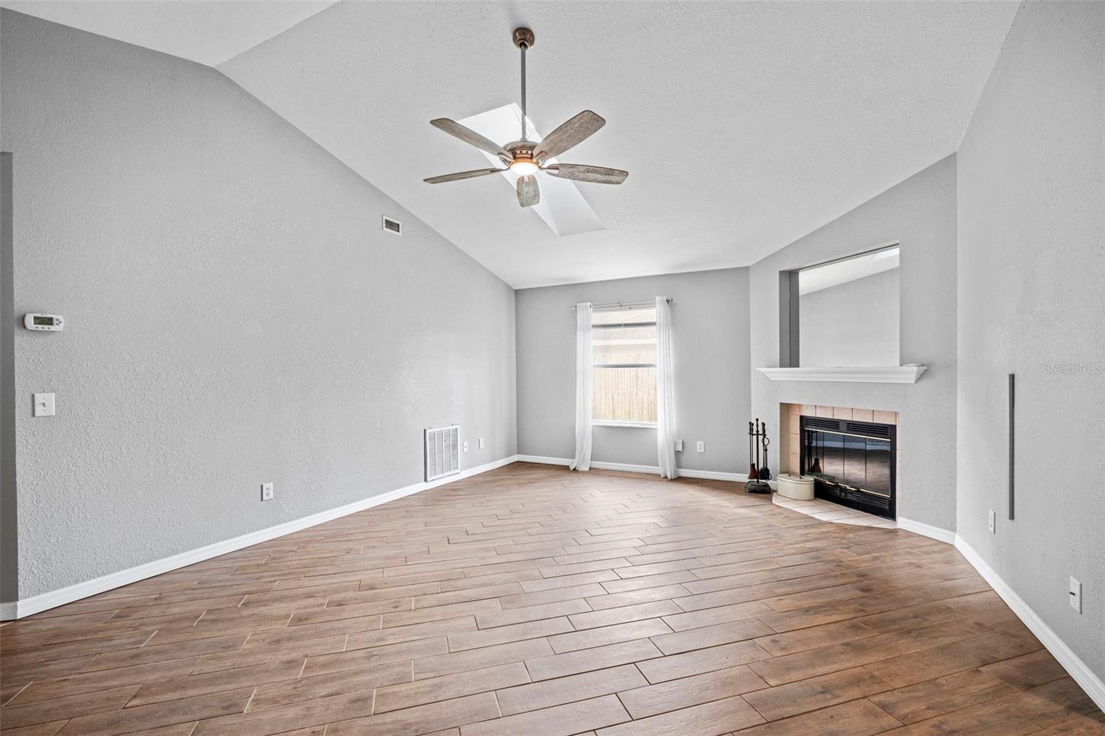 CRANE CREEK UNIT 01 - Residential