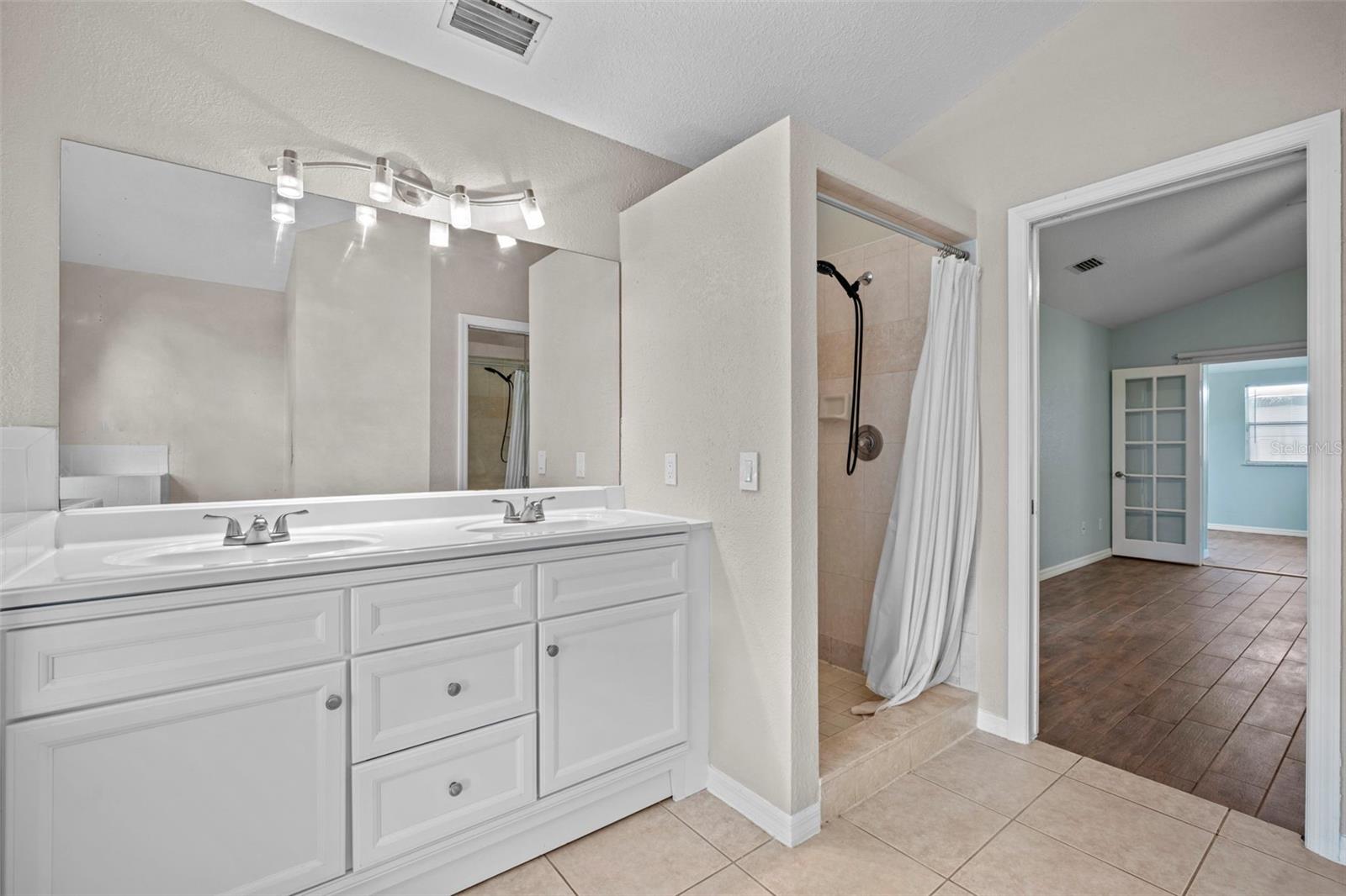 CRANE CREEK UNIT 01 - Residential