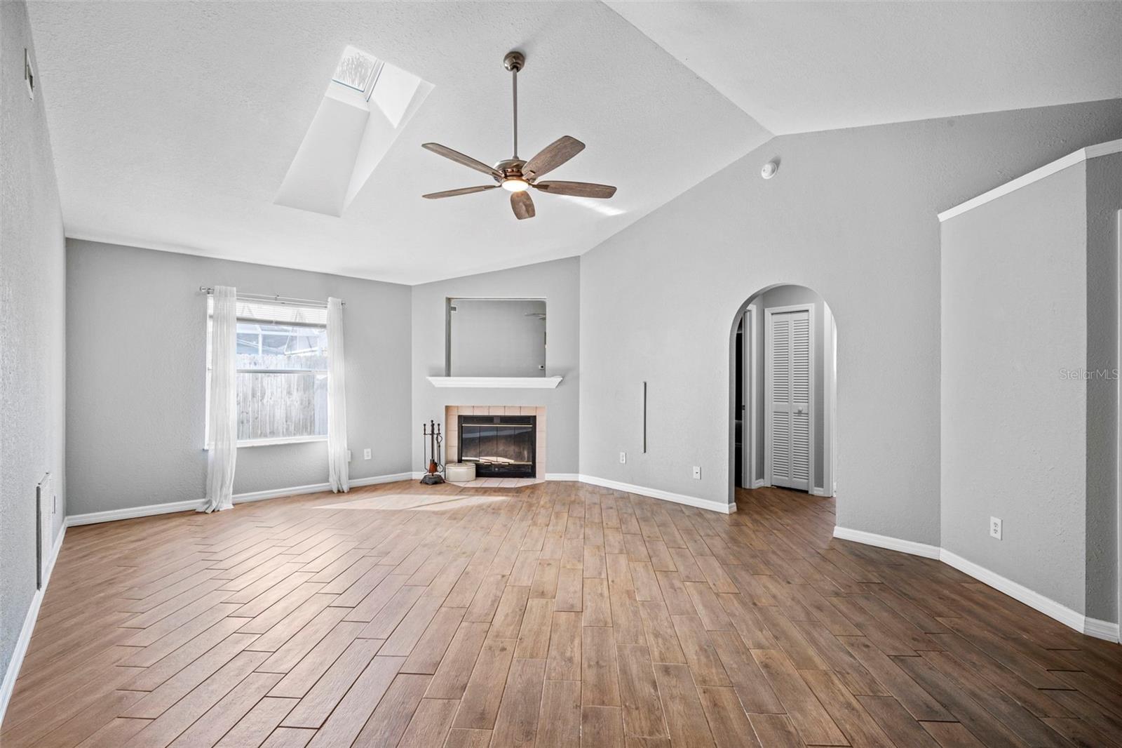 CRANE CREEK UNIT 01 - Residential