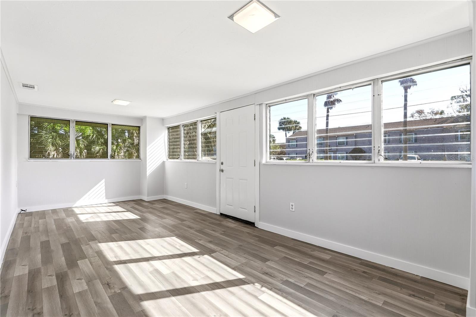 LAKE BARTON PARK - Residential