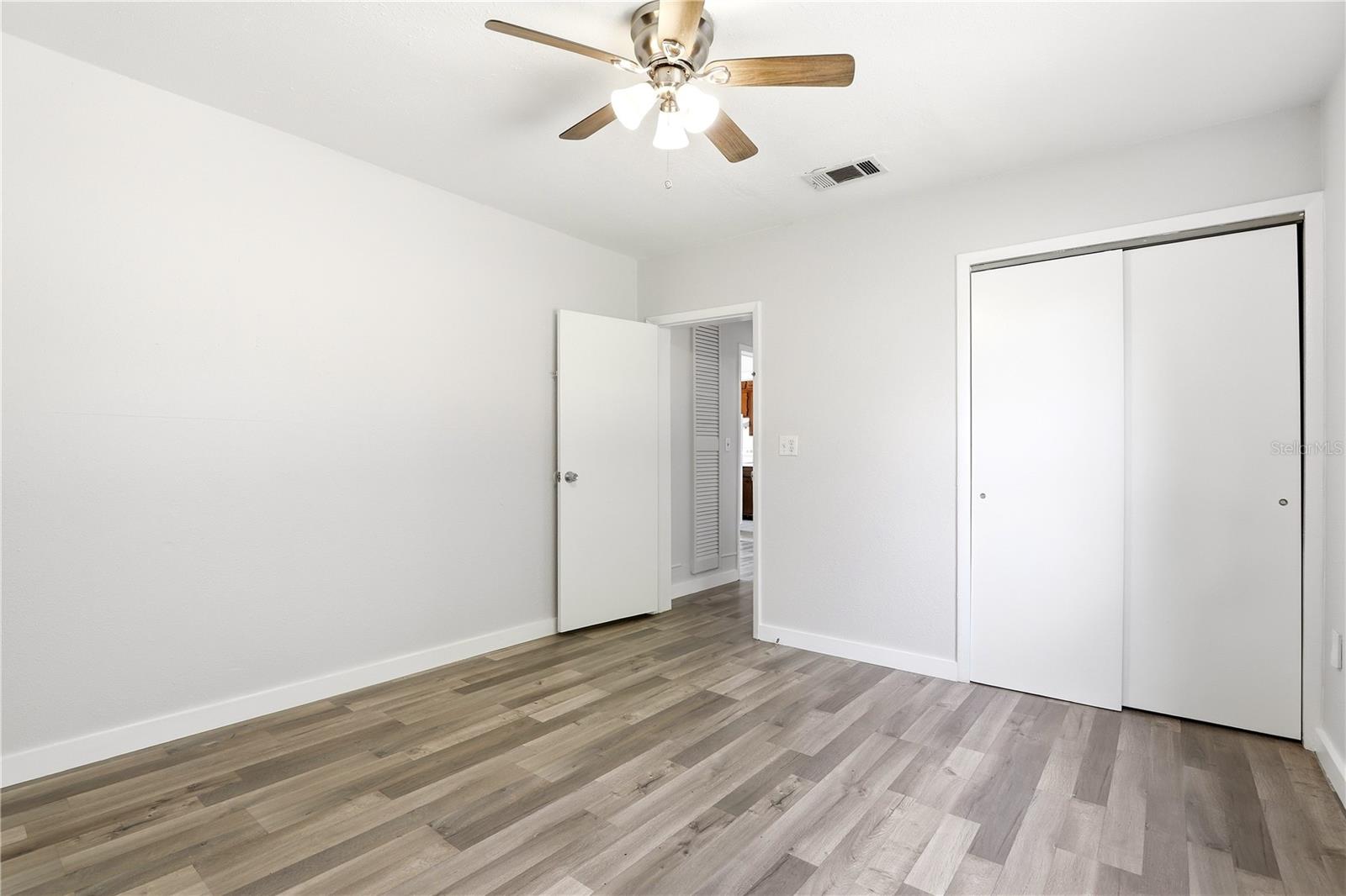 LAKE BARTON PARK - Residential