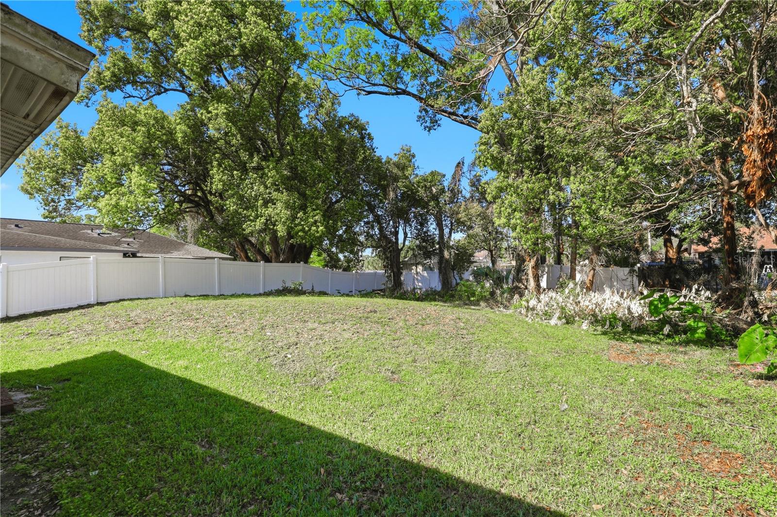 LAKE BARTON PARK - Residential