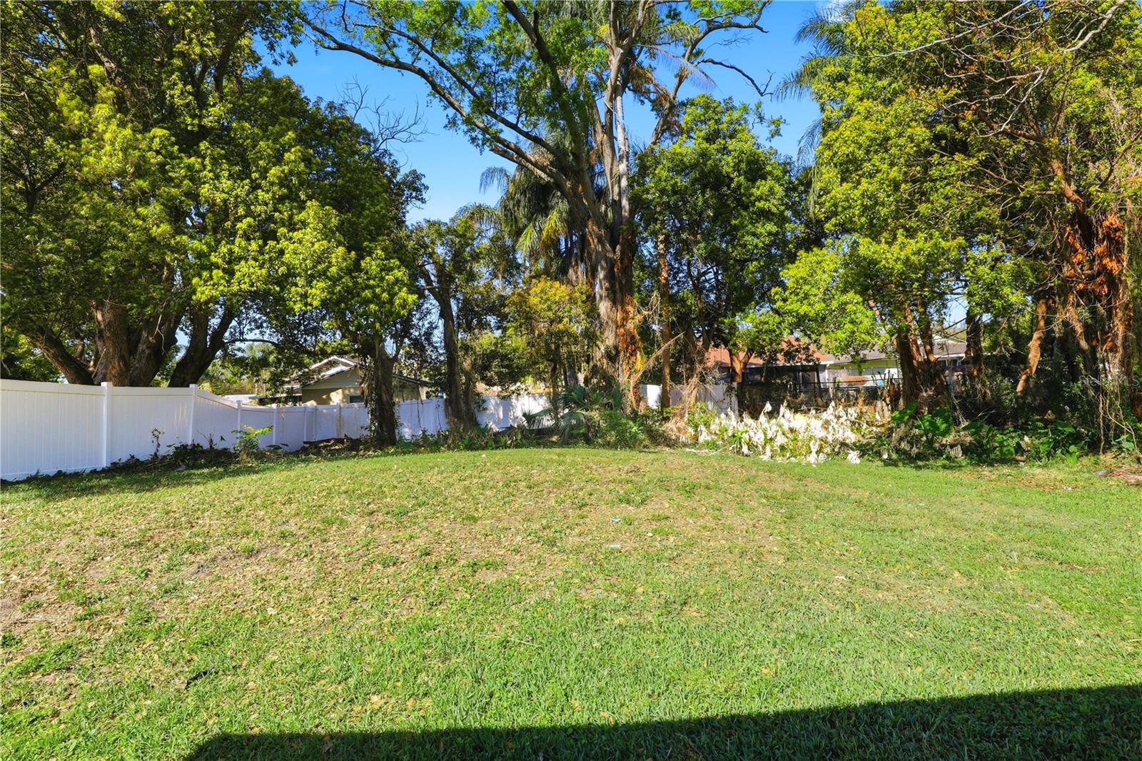 LAKE BARTON PARK - Residential