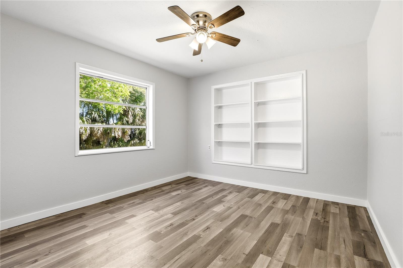 LAKE BARTON PARK - Residential