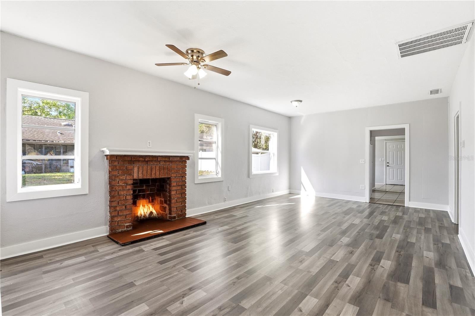 LAKE BARTON PARK - Residential