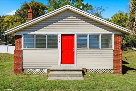 Photo of 918 Shoreview Drive, Orlando, FL 32807 (MLS # O6392300)