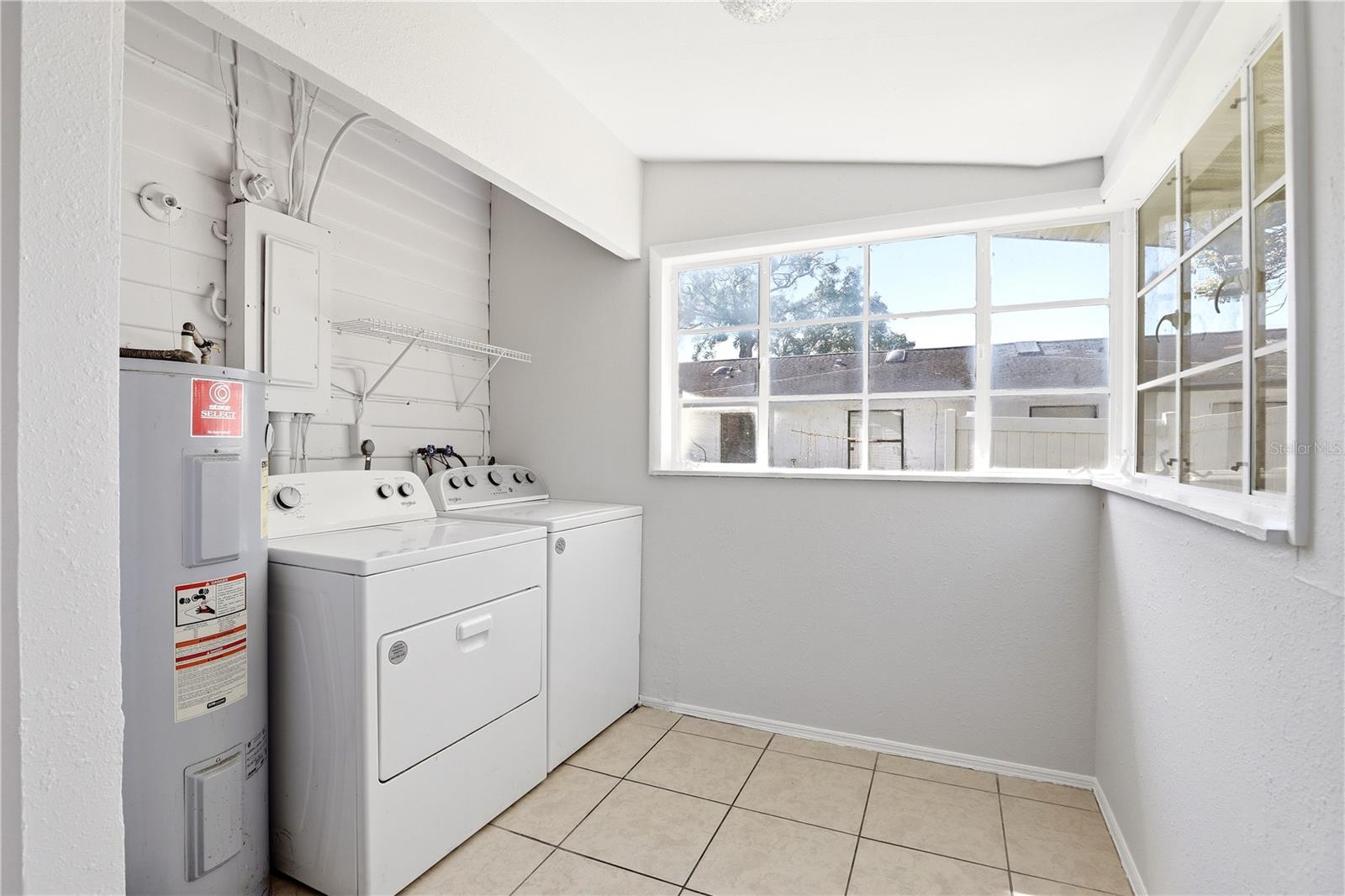 LAKE BARTON PARK - Residential