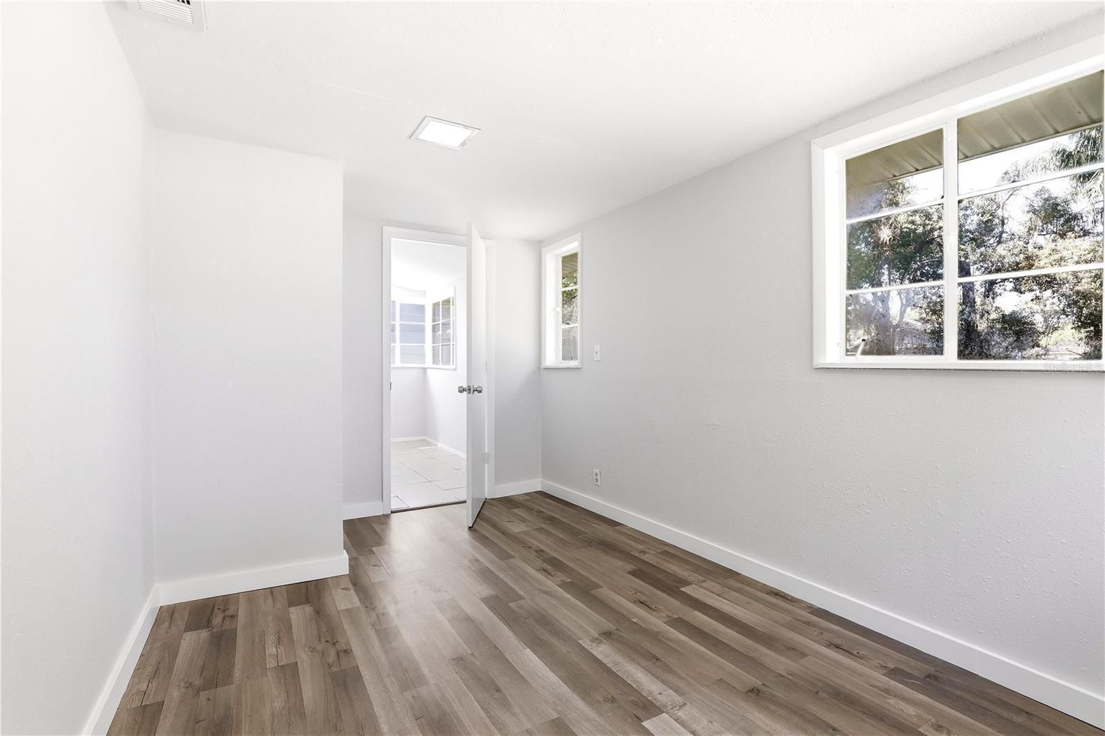 LAKE BARTON PARK - Residential