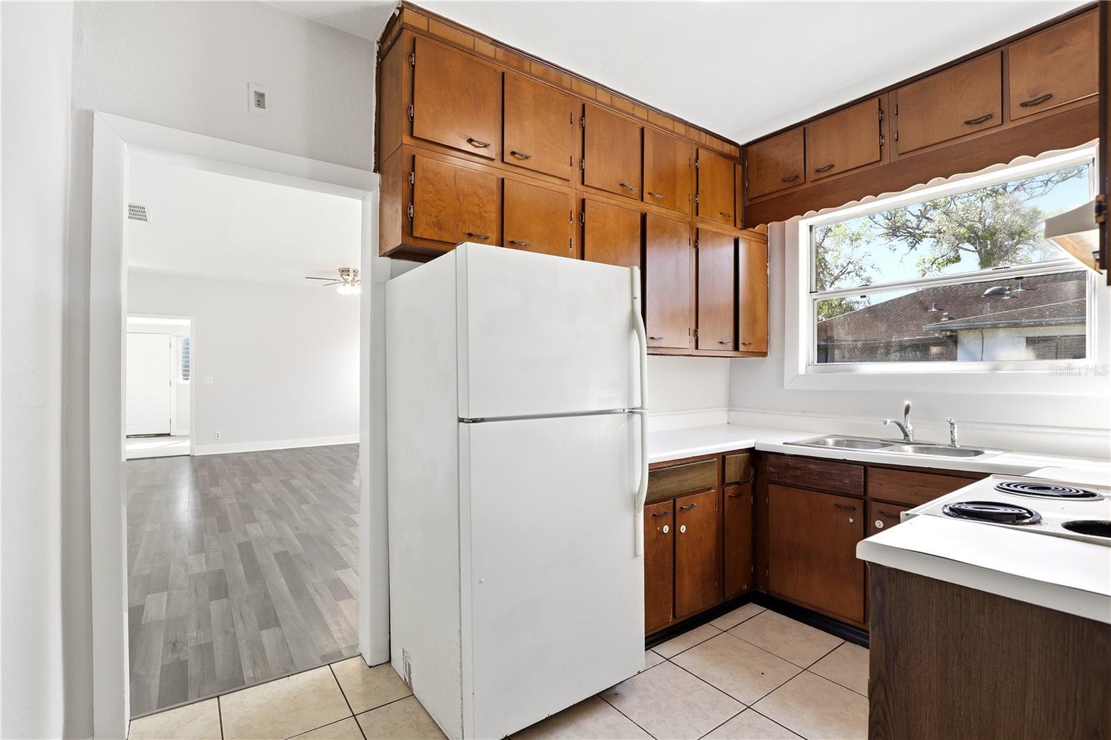 LAKE BARTON PARK - Residential