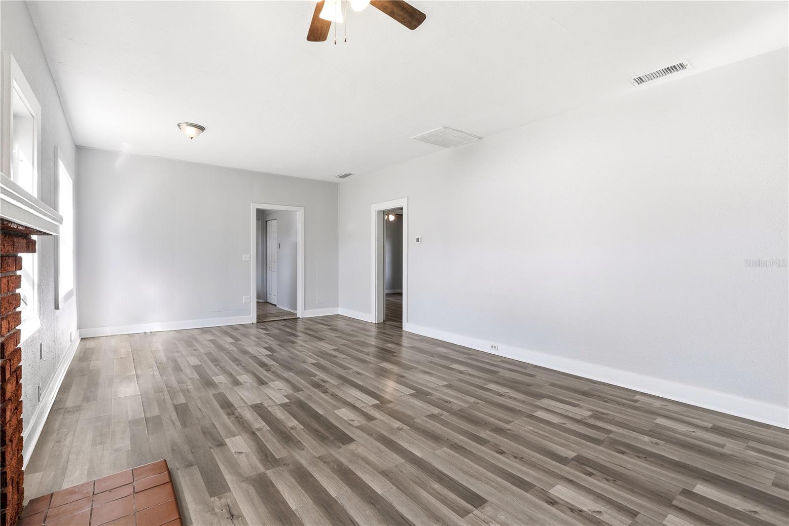 LAKE BARTON PARK - Residential