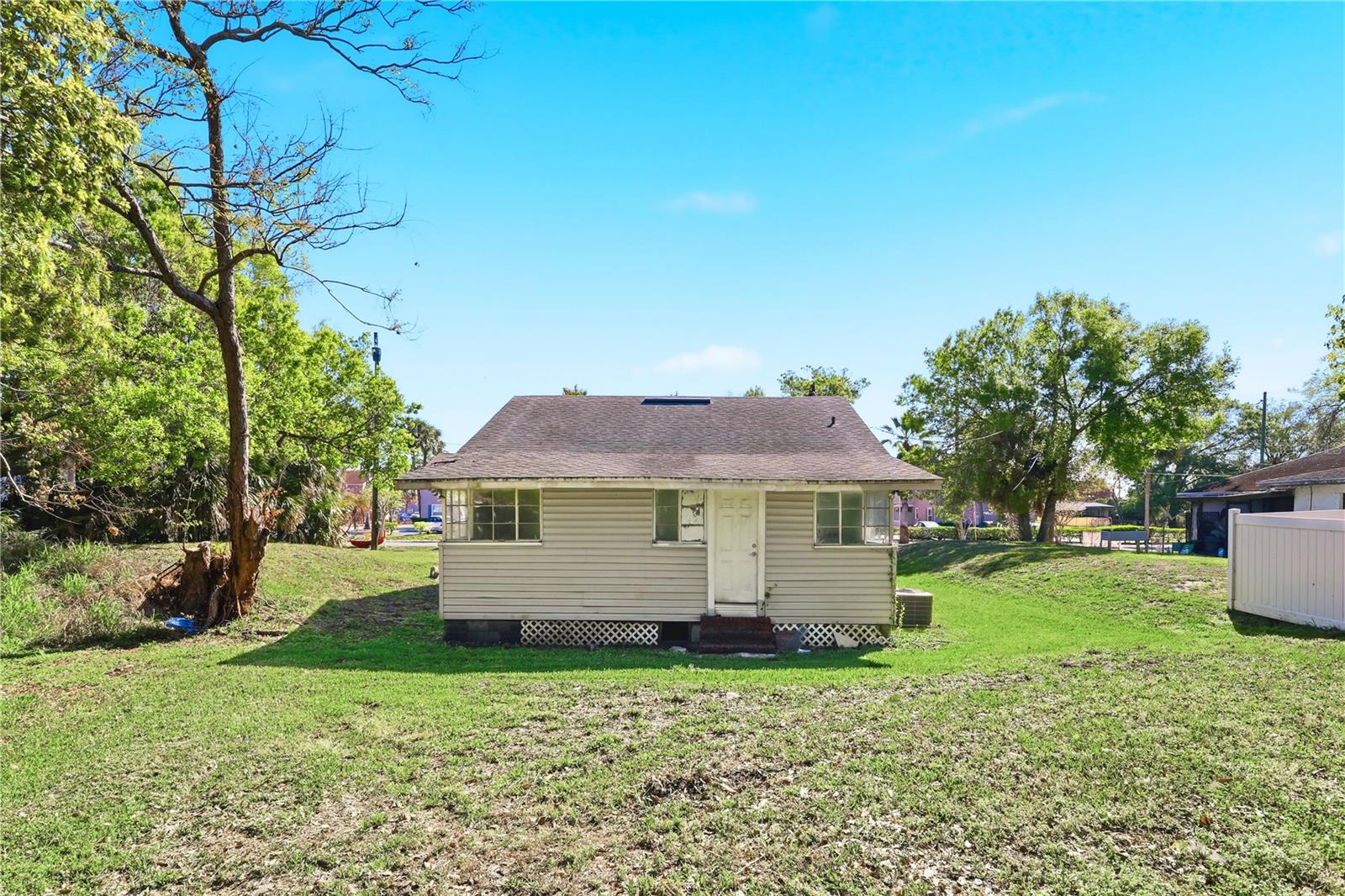 LAKE BARTON PARK - Residential