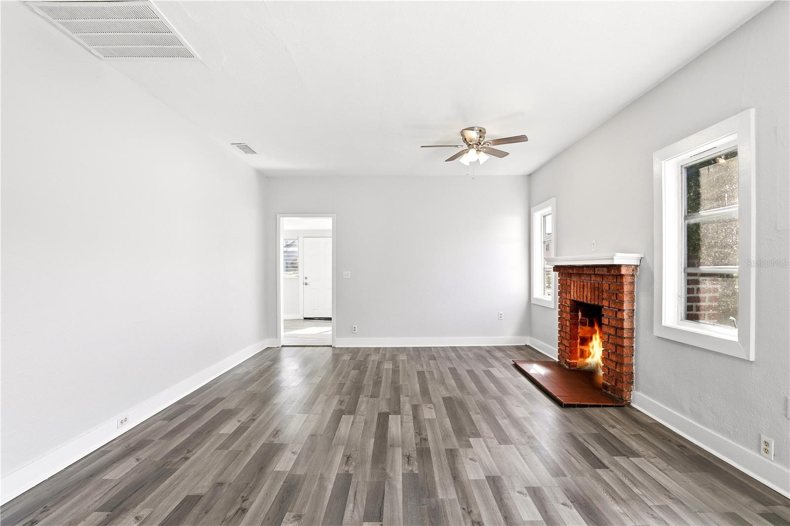 LAKE BARTON PARK - Residential