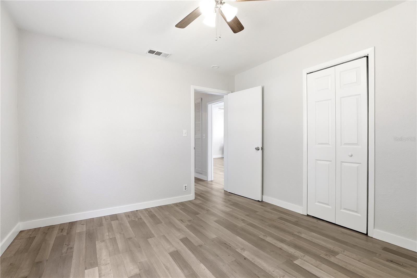 LAKE BARTON PARK - Residential