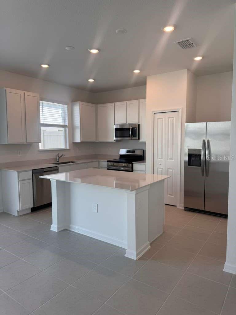 WESTVIEW POD A PH 3 - Residential Lease