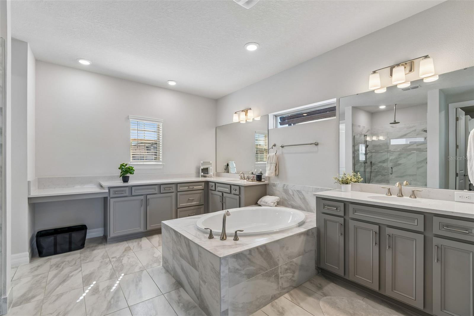 PHILLIPS GROVE TR J - Residential