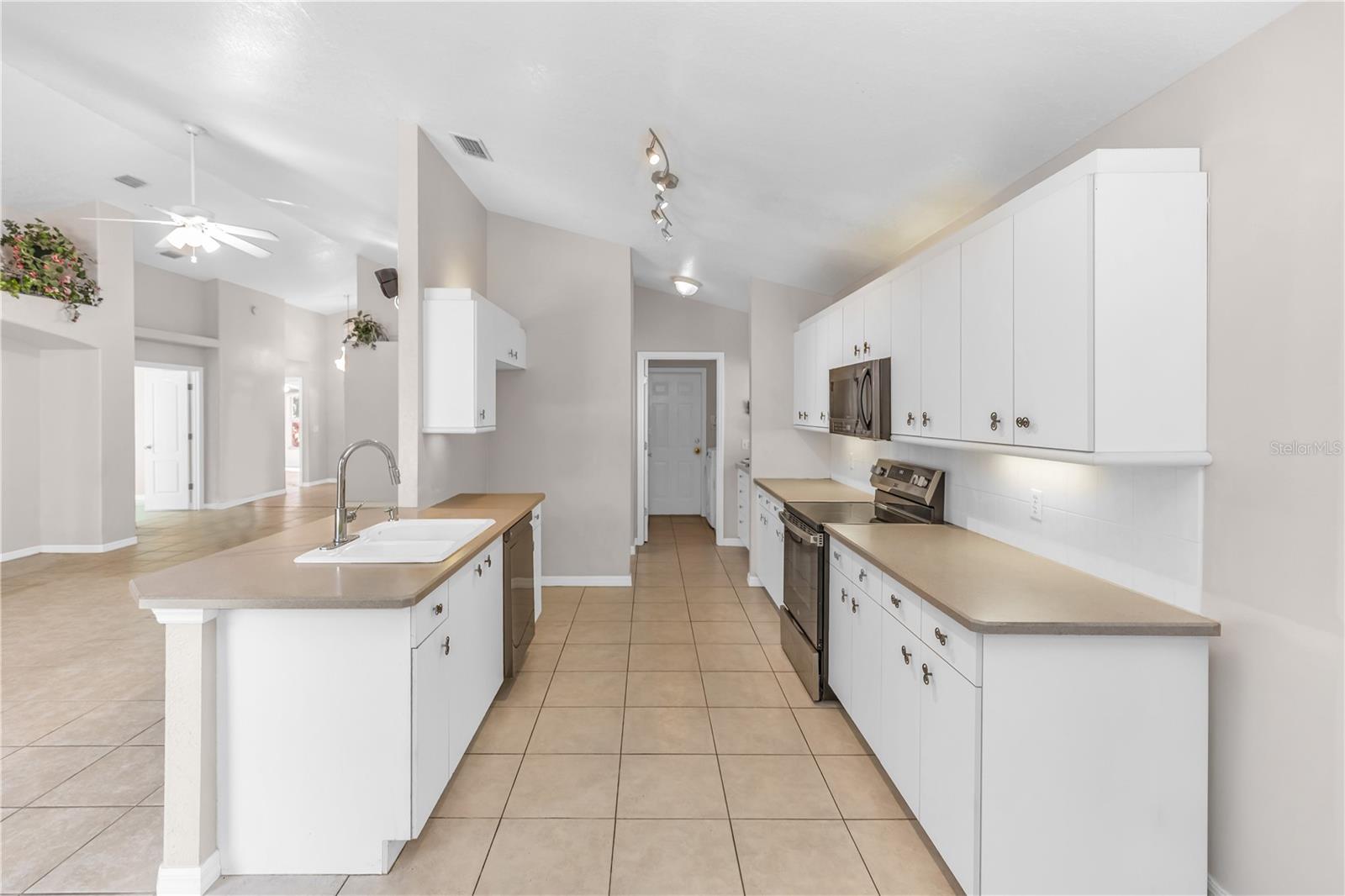 THE PALMS AT CYPRESS HEAD - Residential