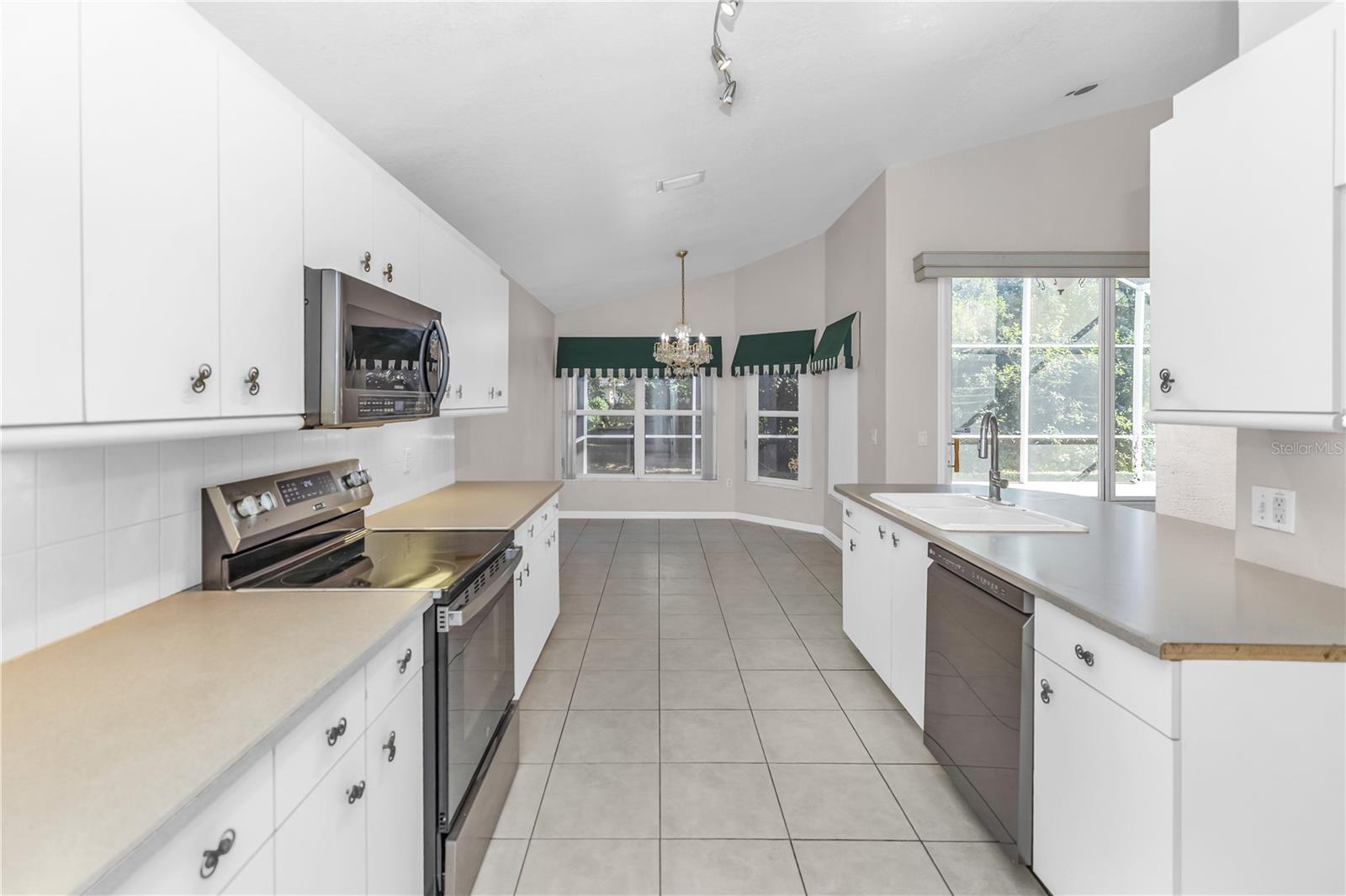 THE PALMS AT CYPRESS HEAD - Residential