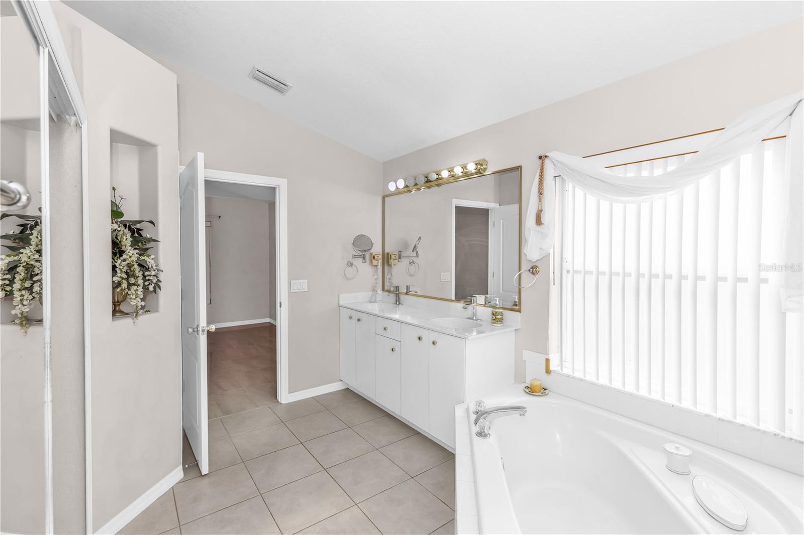 THE PALMS AT CYPRESS HEAD - Residential