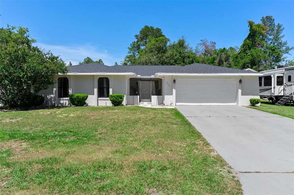 Photo of 5435 SW 165th Street Road, Ocala, FL 34473 (MLS # G5112209)