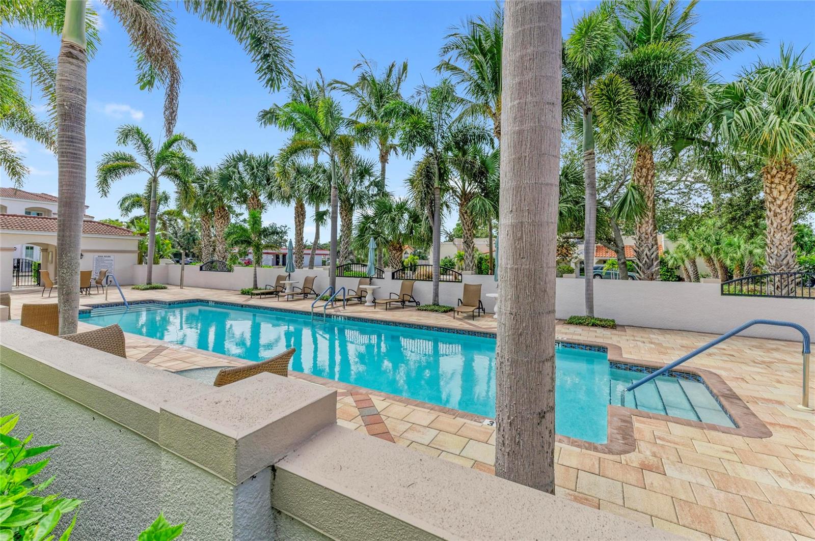 ISLAND COURT VENICE - Residential