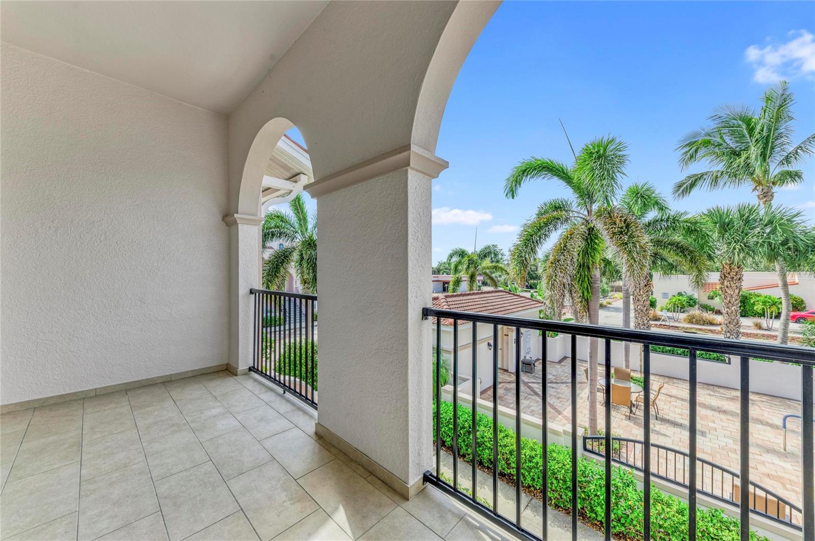 ISLAND COURT VENICE - Residential