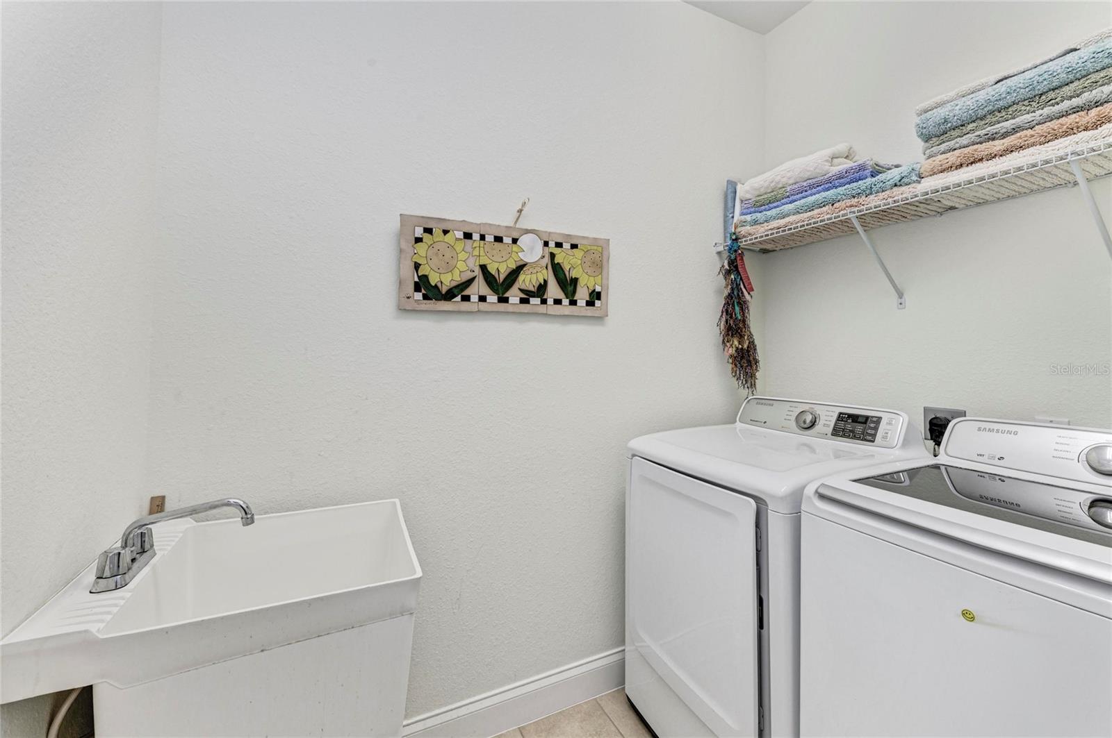 ISLAND COURT VENICE - Residential