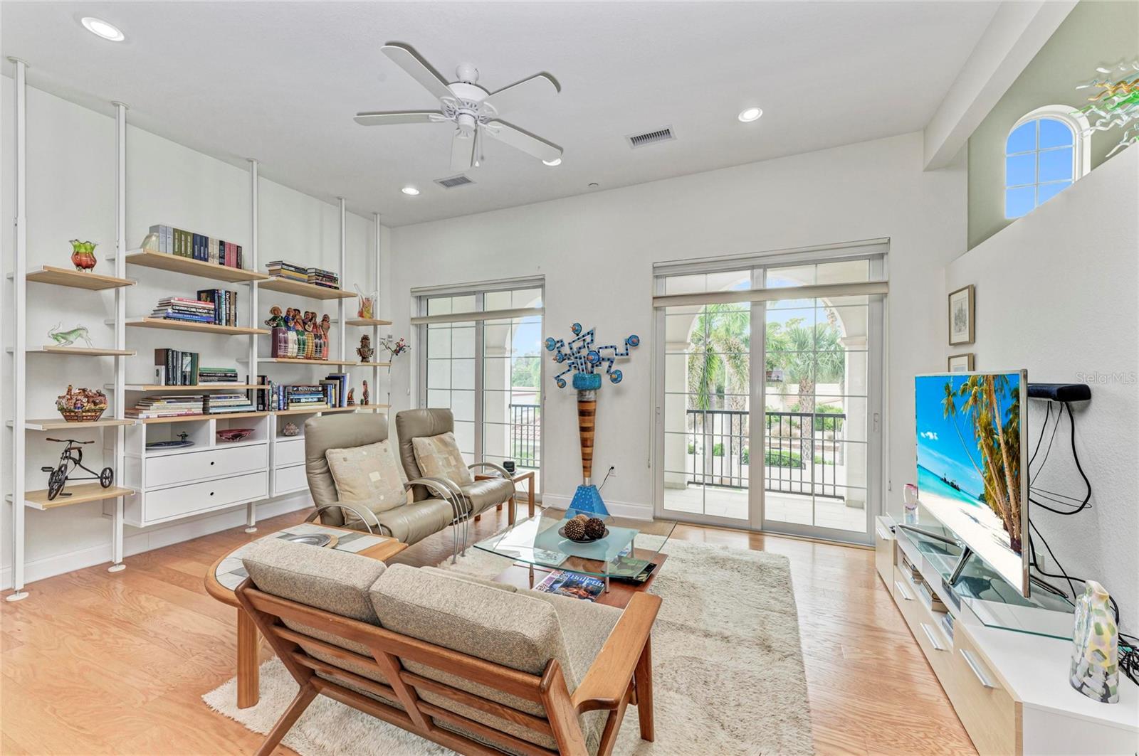 ISLAND COURT VENICE - Residential