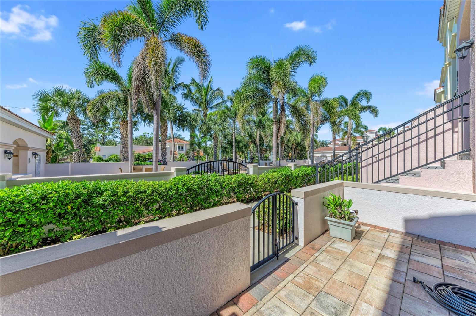 ISLAND COURT VENICE - Residential