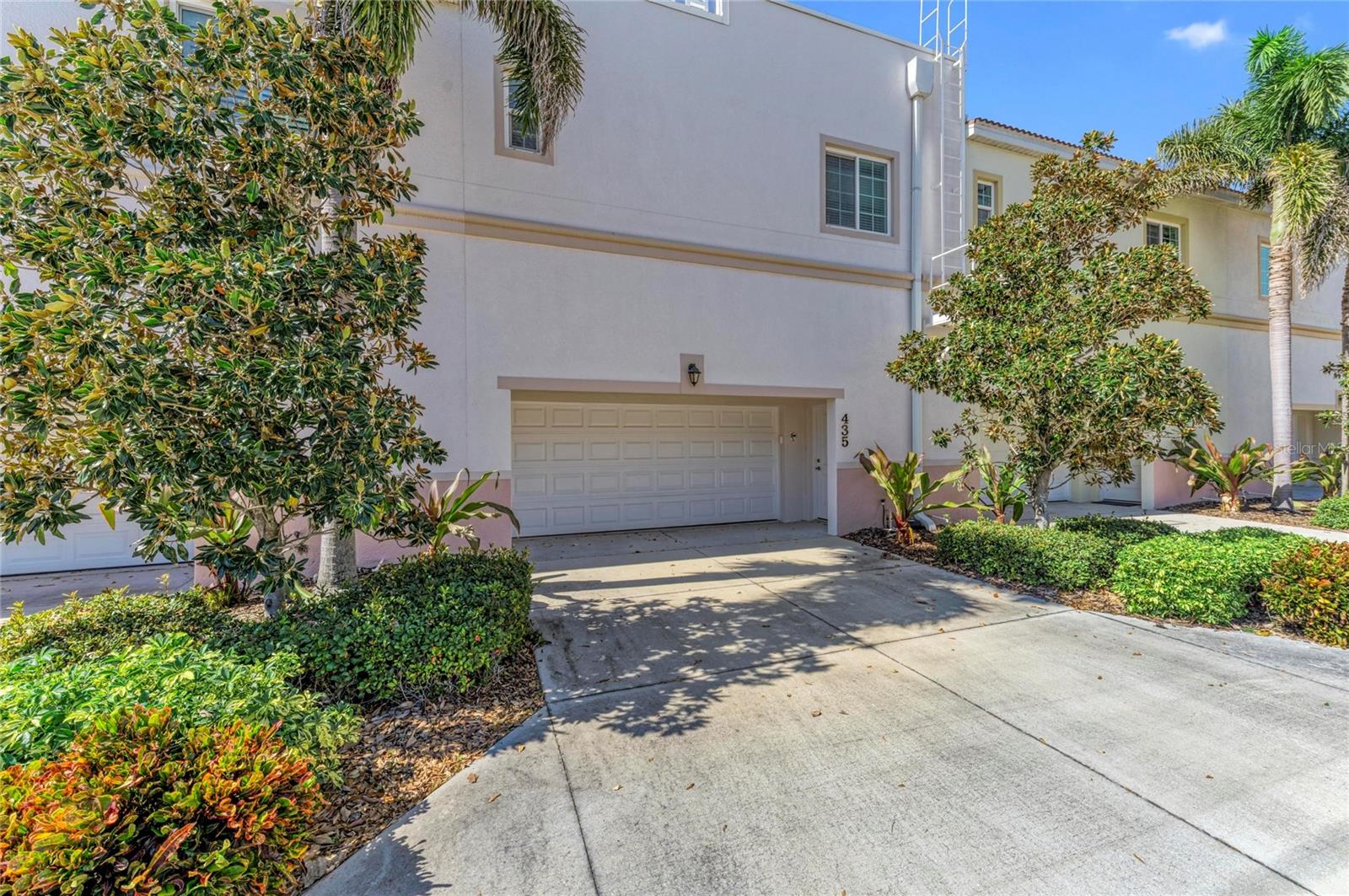 ISLAND COURT VENICE - Residential