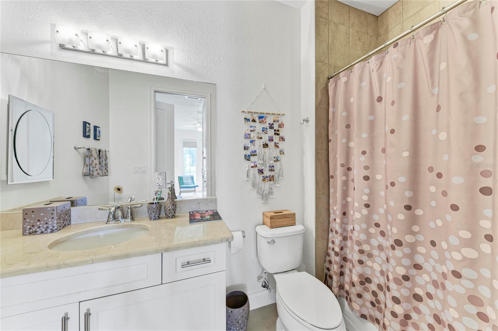 ISLAND COURT VENICE - Residential