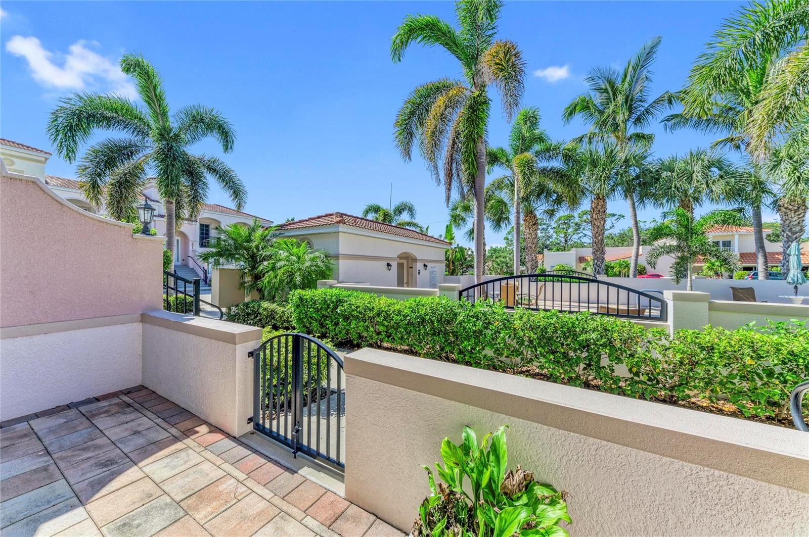 ISLAND COURT VENICE - Residential