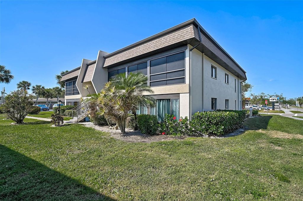Photo of 1697 Northampton St #1699-D, Venice, FL 34293 (MLS # A4664384)