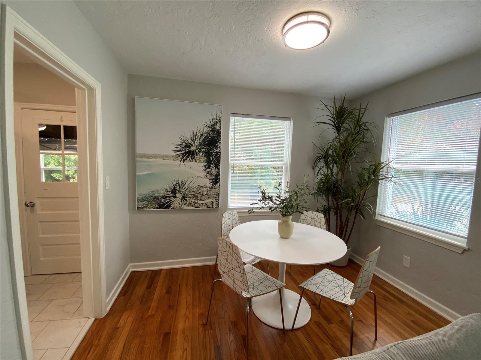 MURREY HILL COURT - Residential