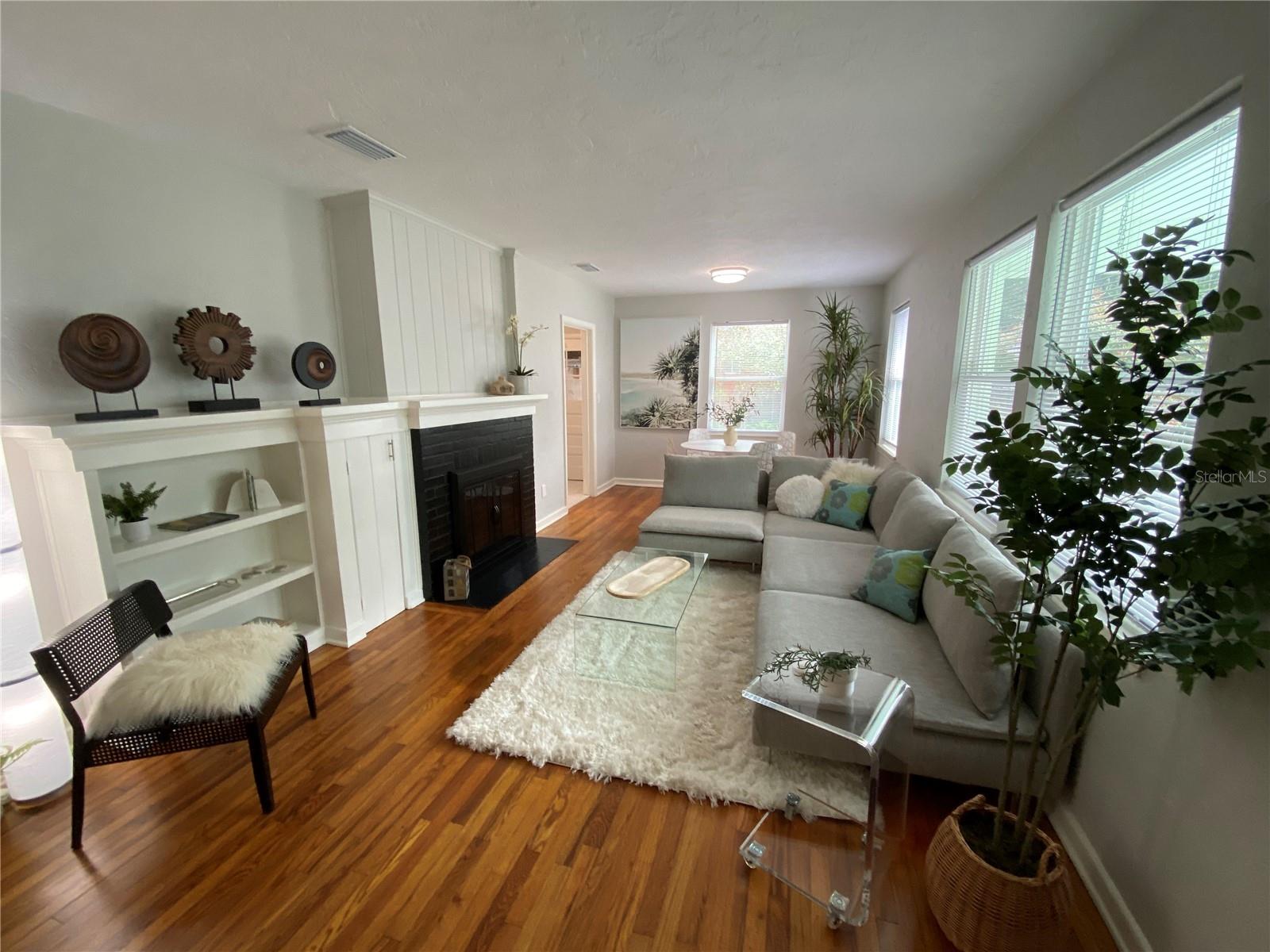 MURREY HILL COURT - Residential