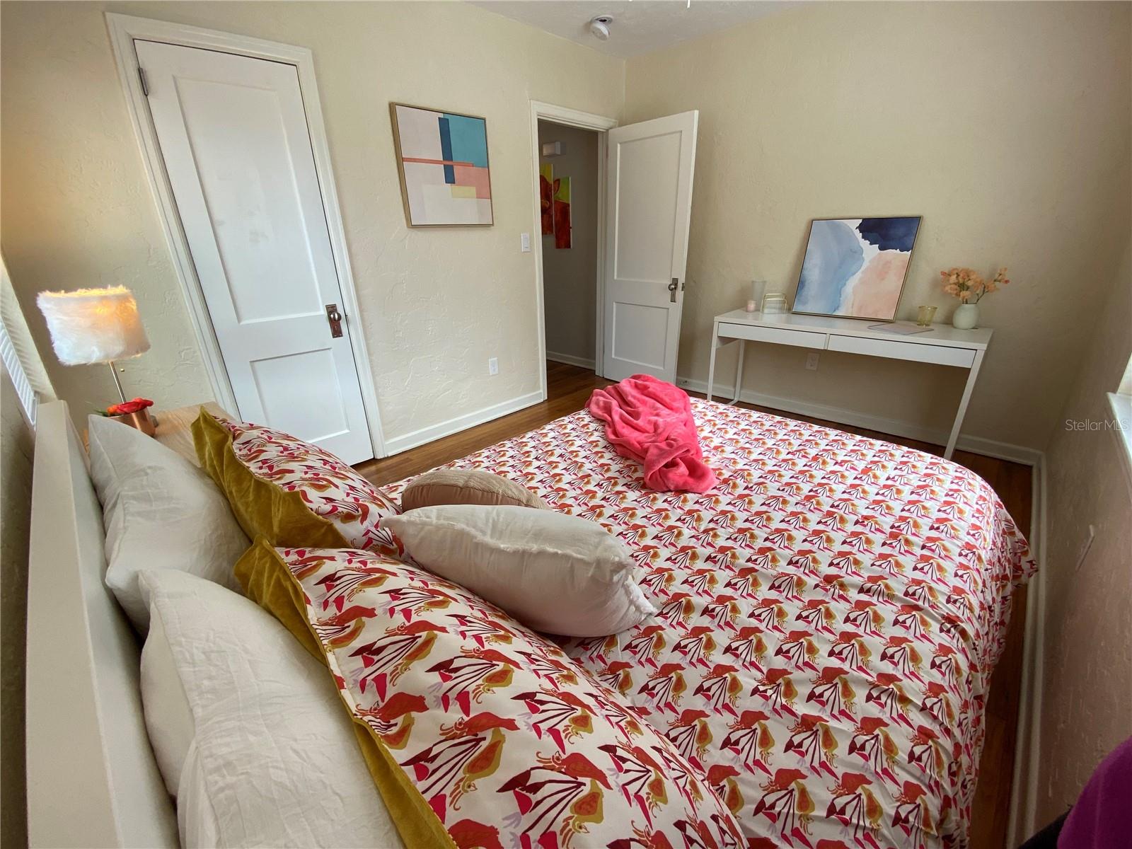 MURREY HILL COURT - Residential