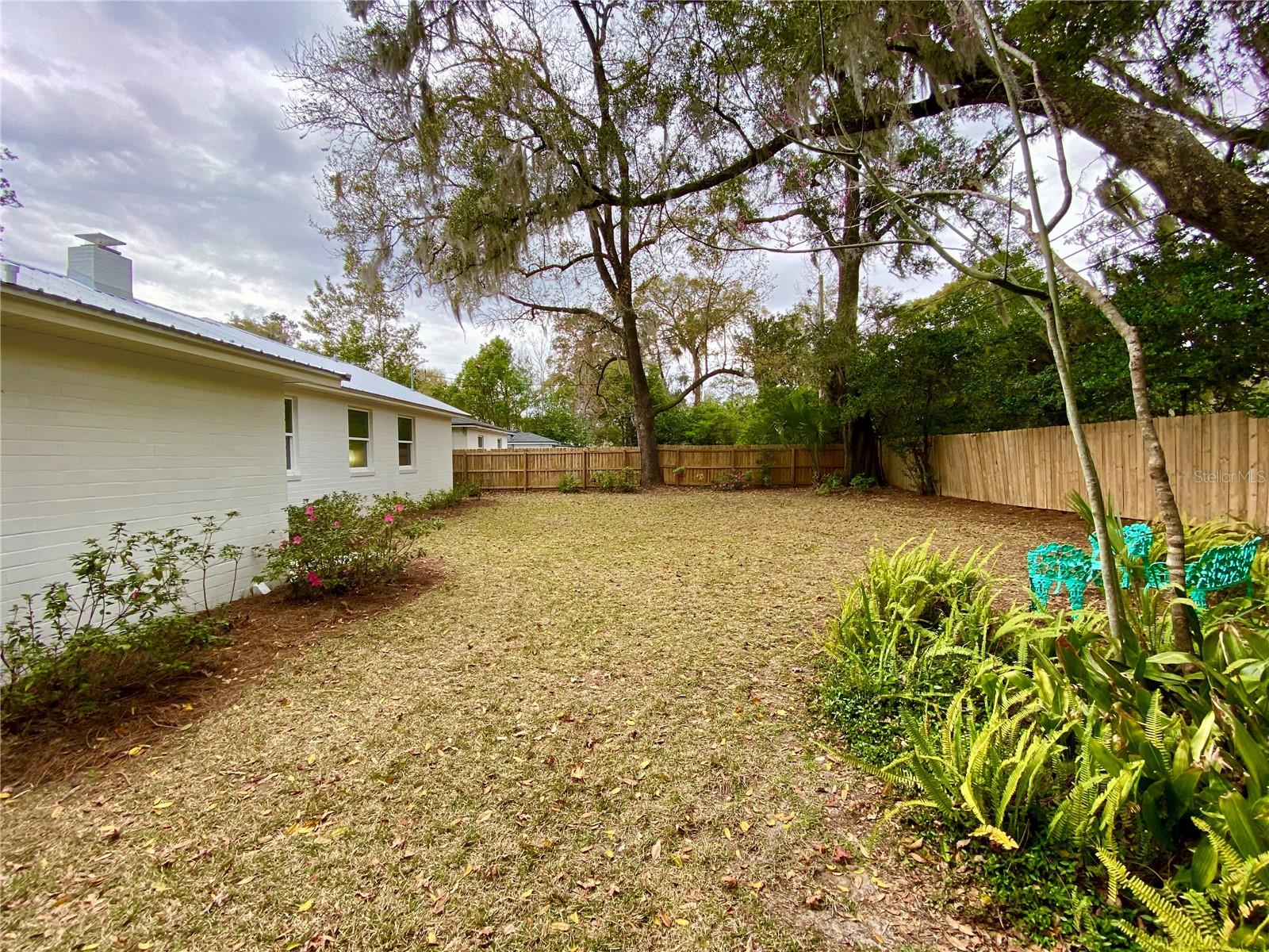 MURREY HILL COURT - Residential